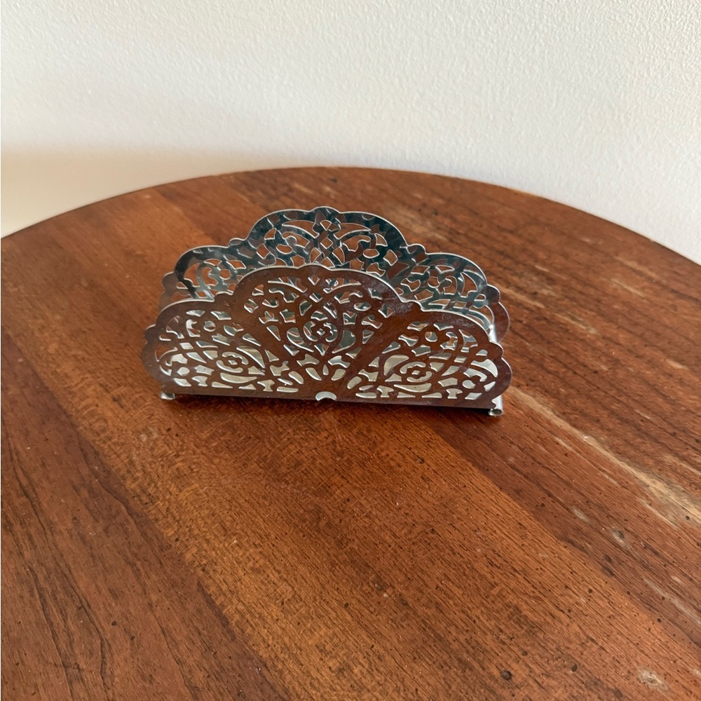 Irvin Ware USA Vintage Retro Silver Chrome Filigree Napkin / Letter Holder 5x3 - Picture 4 of 8